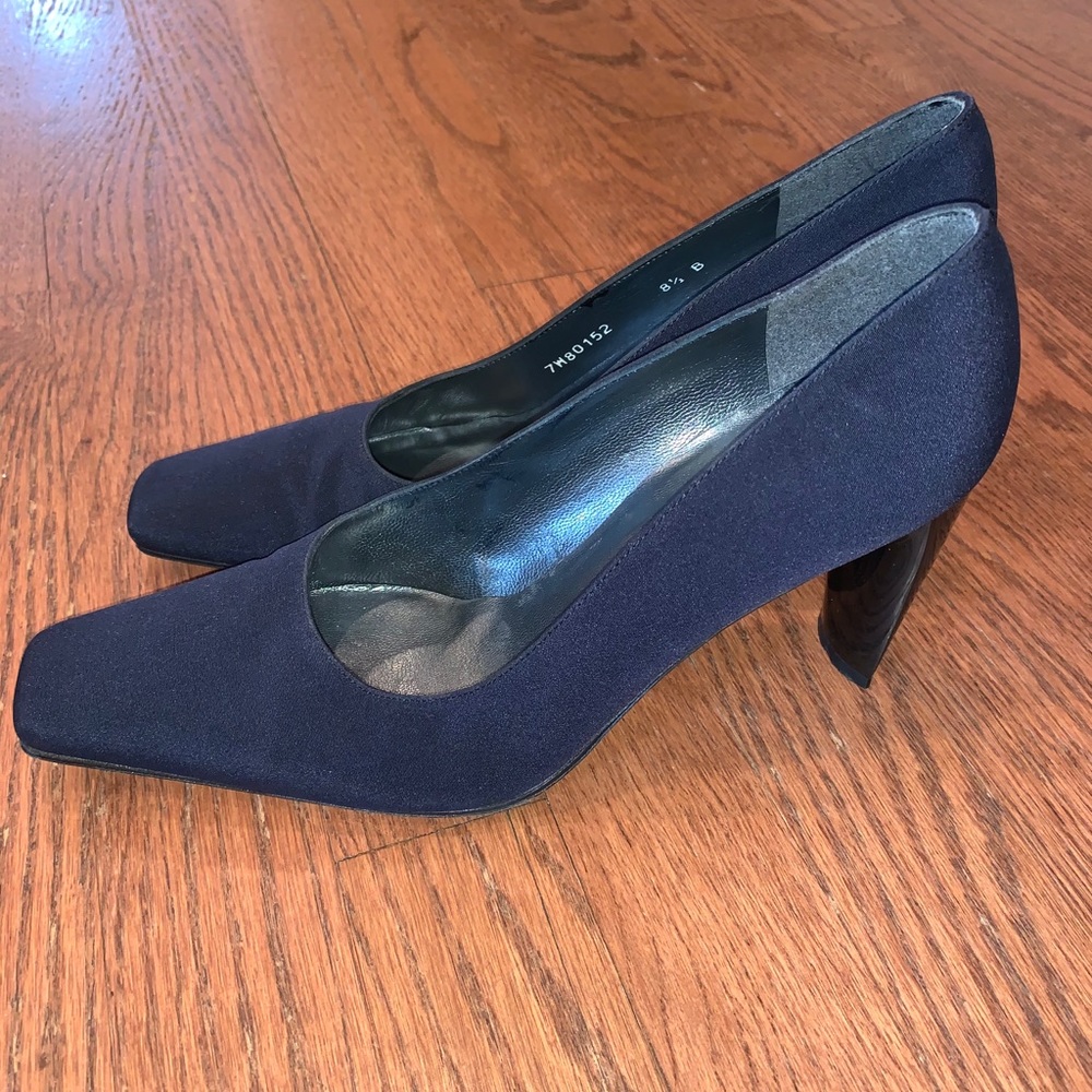 Stuart Weitzman pumps